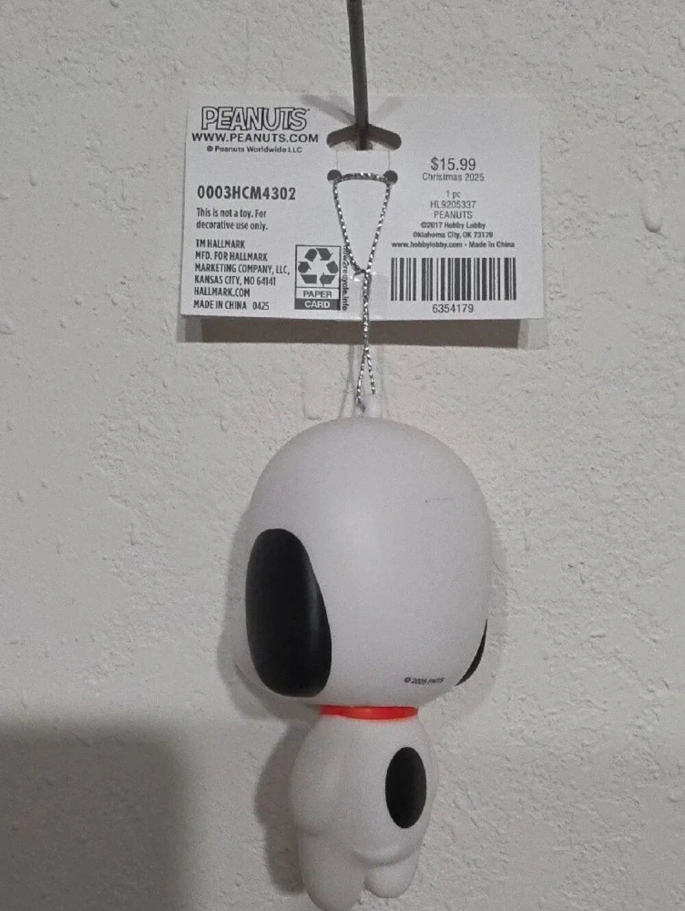 Hallmark Snoopy Ornament - White & Black